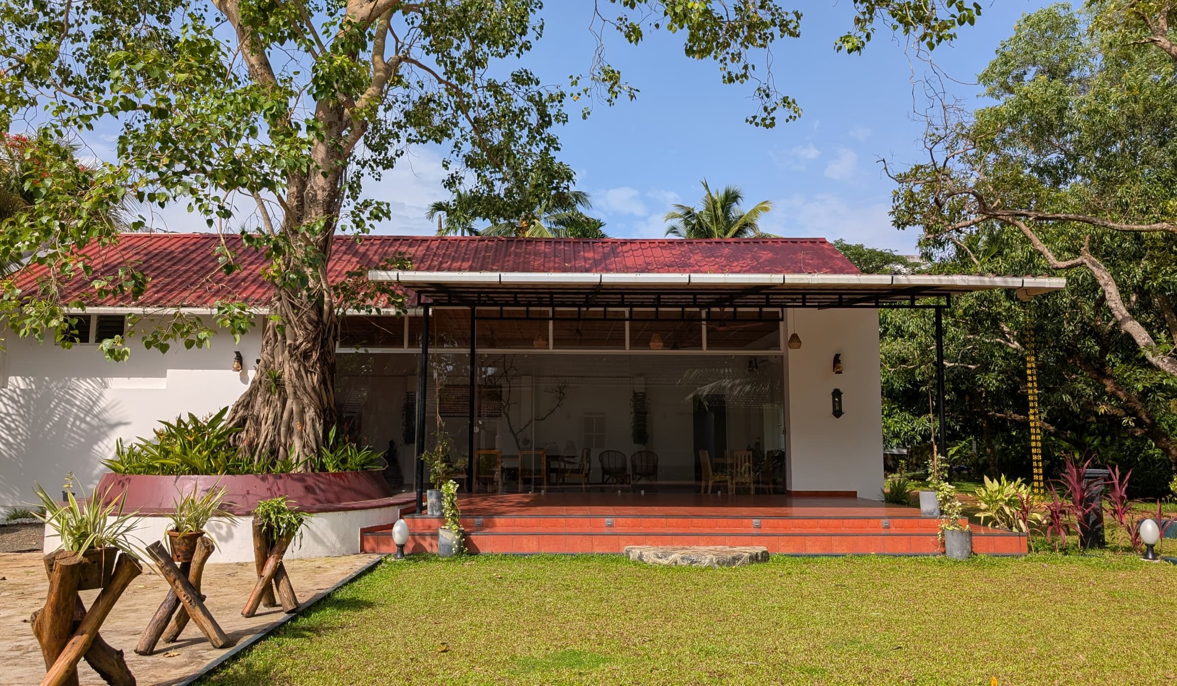 Vegetarian Ayurvedic food and quiet dining at Ashwattha